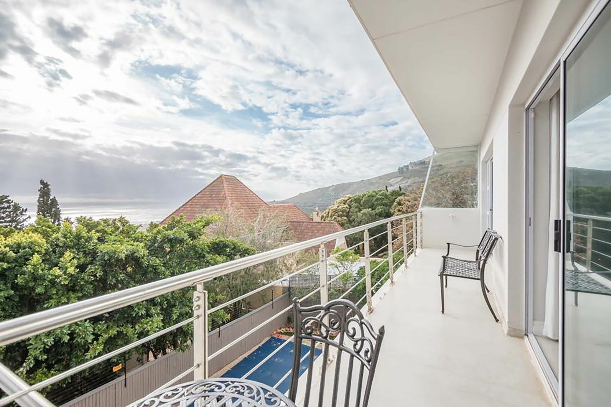 Apartment 2 On Medburn Cape Town